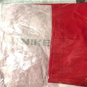 Nike golf shorts NWT